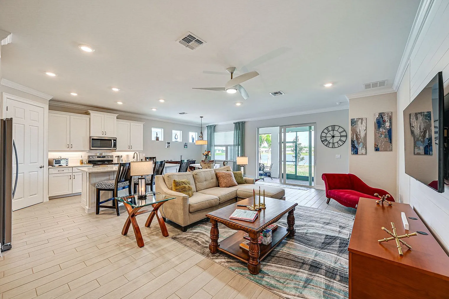 4 bed, 2.0 bath, 2098 sqft, $9,821 — Photo 1