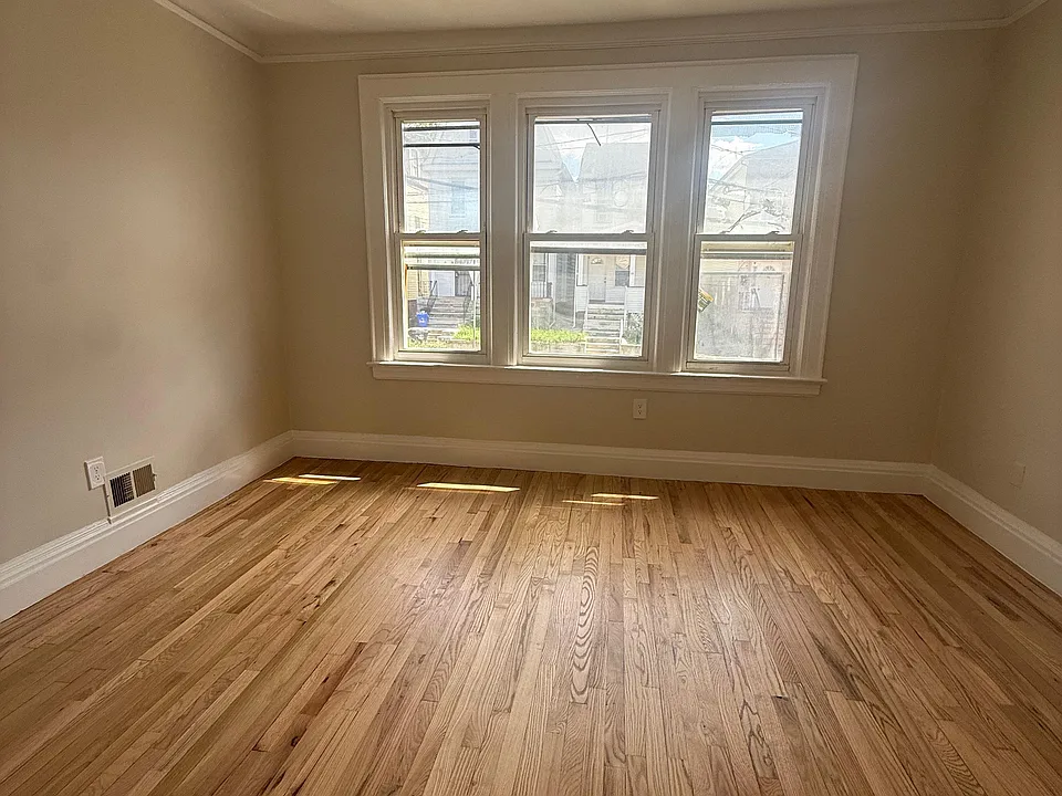 43 Isabella Ave #L1