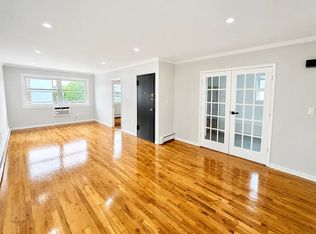 25-01 45th St #3R, Astoria, NY 11103