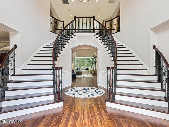 2nd image of 252 BERMUDA GREENS Avenue