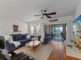 102 Tuscana Ct, Naples, FL