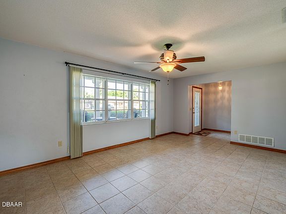 5th image of 4567 Hoyt Dr