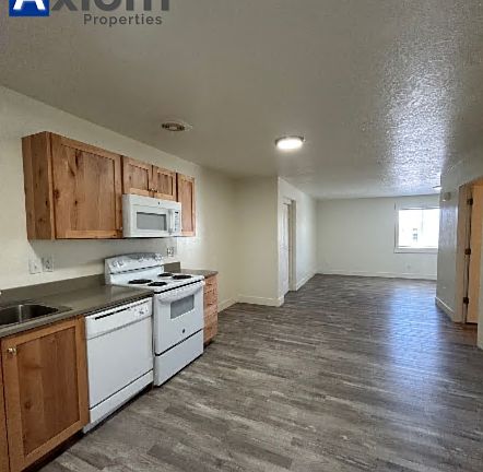 4th image of 1942 Brock Dr APT 4
