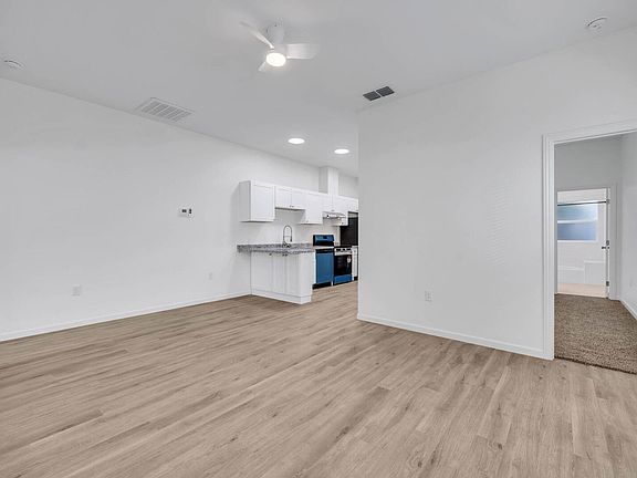 5th image of 620 27th St #B