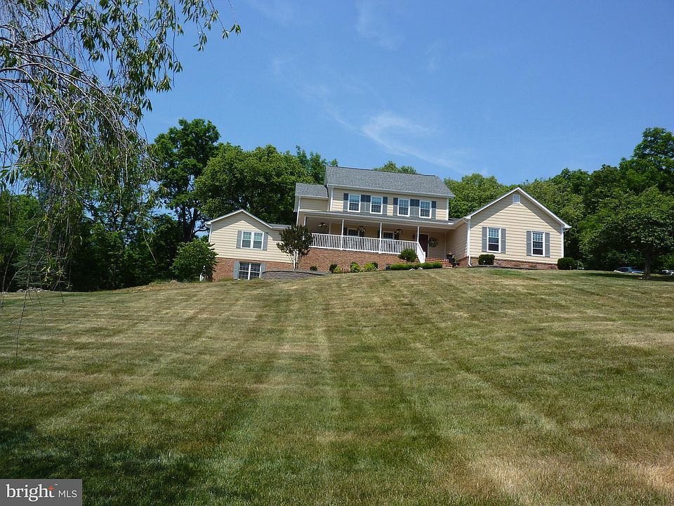 2nd image of 107 Launchris Dr