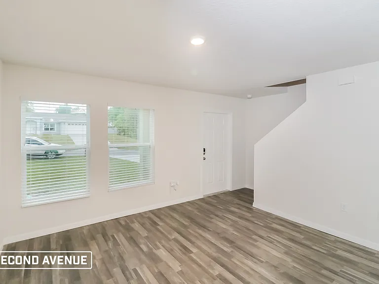 2471 W Vespero St — Photo 4