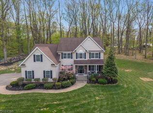 40 Quakertown Rd, Pittstown, NJ 08867