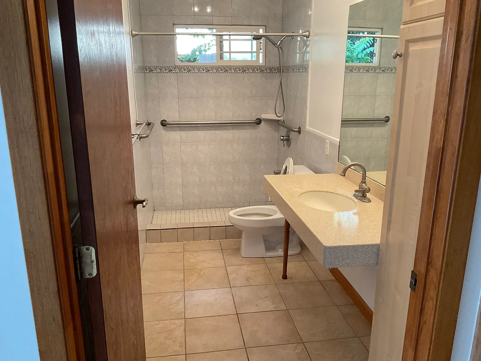 3 bed, 2000 sqft, $2,600 — Photo 4