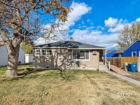120 Parkhurst Dr, Caldwell, ID 83605