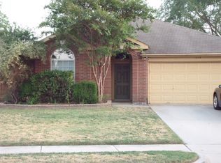 318 Ashley Oak Ln, Lake Dallas, TX 75065