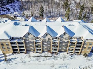 40 Ferndale Dr S #402, Barrie, ON L4N 2L3