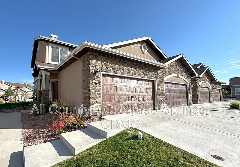 3 bed, 2.5 bath, 1522 sqft, $2,295 — Photo 1