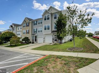 8 Wayside Ct, Falling Waters, WV 25419