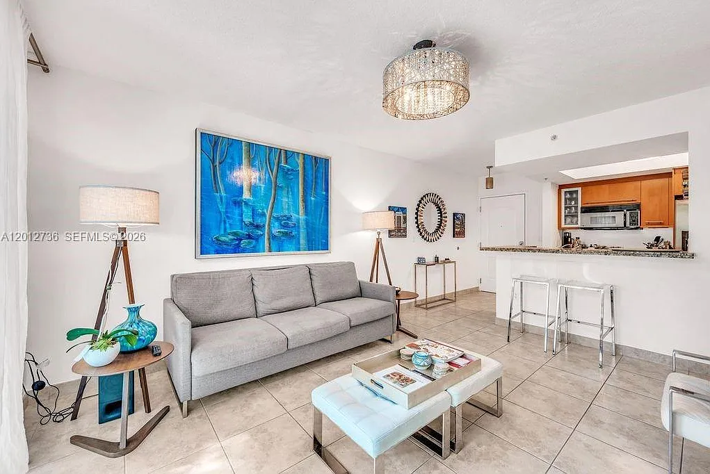 1 bed, 686 sqft, $3,650 — Photo 3