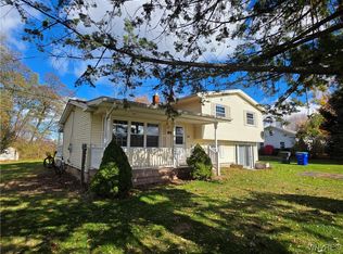 11893 Alps Rd, Lyndonville, NY 14098