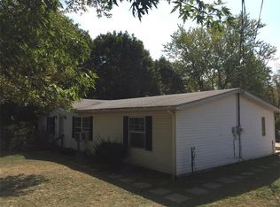 690 Pittsburgh Rd, Rochester, PA 15074