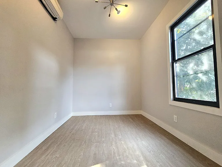 226 Roseville Ave #LI78 — Photo 4