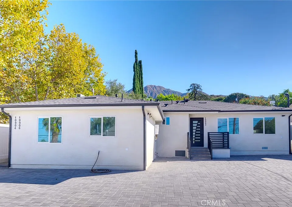 10906 Tujunga Canyon Blvd