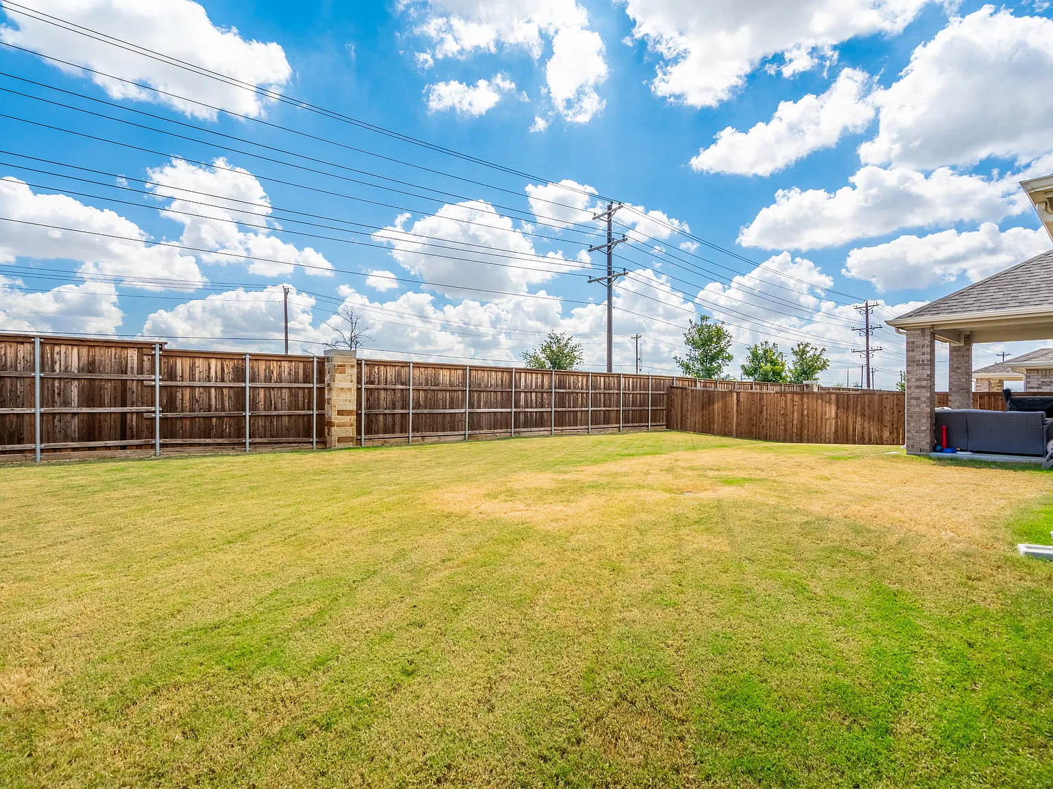 3 bed, 2084 sqft, $2,700 — Photo 4