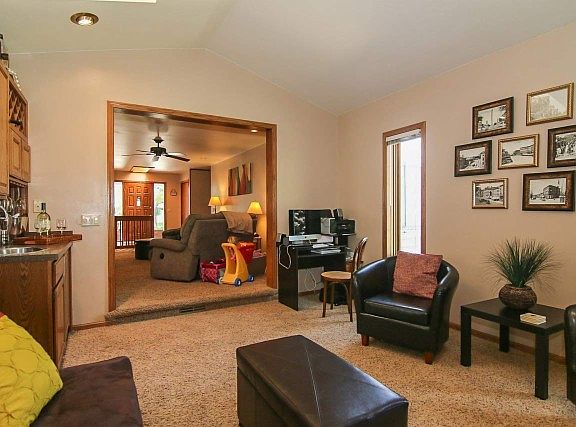 5th image of 5301 Valley Dr