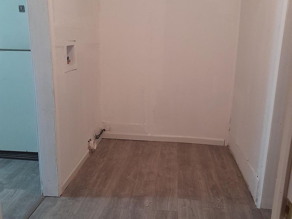 2nd image of 127 Conway St #B