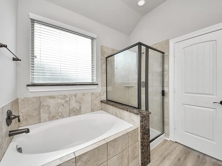 2310 Brett Ct — Photo 31