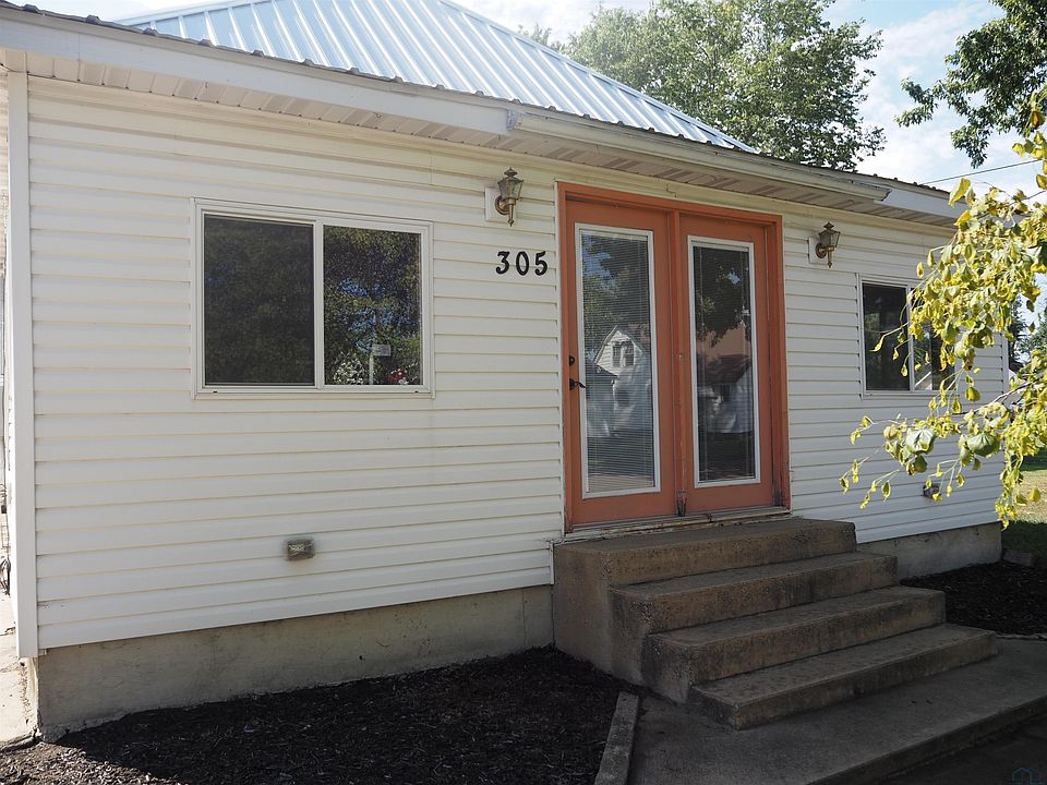 1st image of 305 Birch St