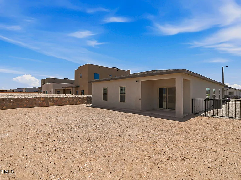 14801 Mike A Mendoza Ave — Photo 32