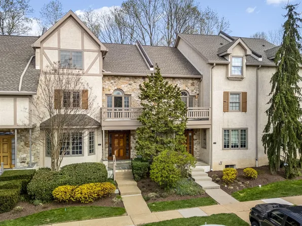 215 Cambridge Chase #16, Exton, PA 19341