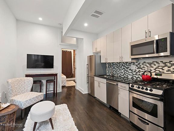 5th image of 239 E 58th St APT 5G