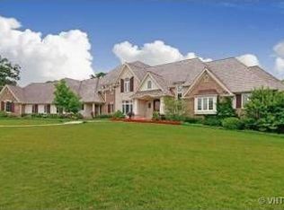 2190 Churchill Ct, Libertyville, IL