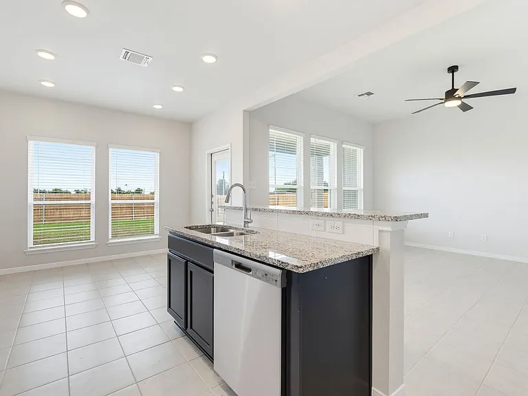 3711 McCleland Creek Trl — Photo 5