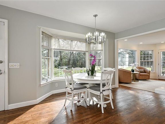 3rd image of 30 Brite Ave