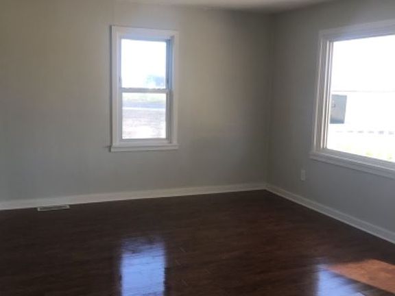 3rd image of 4401 Conner St