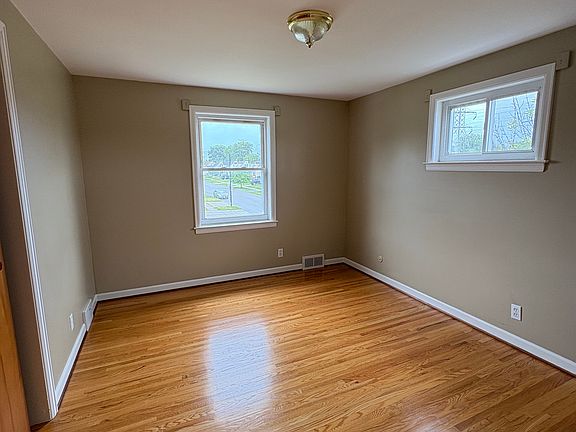 4th image of 485 Wehrle Dr