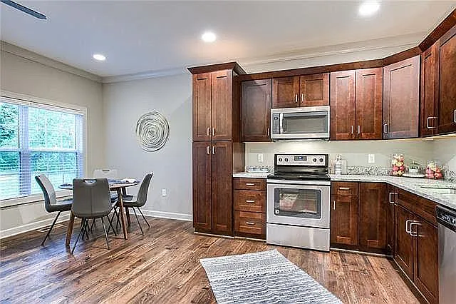 15829 Shawnee Dr — Photo 9