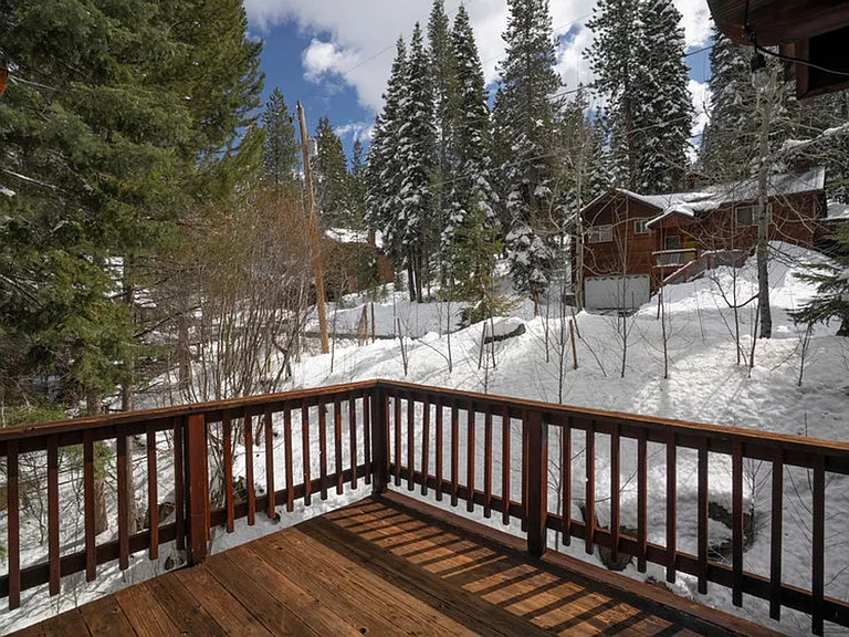 10694 Laurelwood Dr — Photo 18