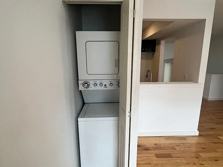 715 N 16th St #3 — Photo 11