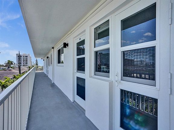 3rd image of 3211 NE 8th St APT 405E
