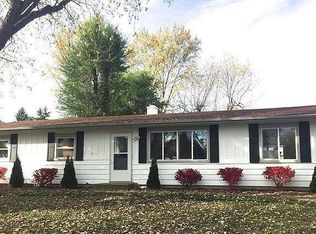 36950 N Grandwood Dr, Gurnee, IL 60031