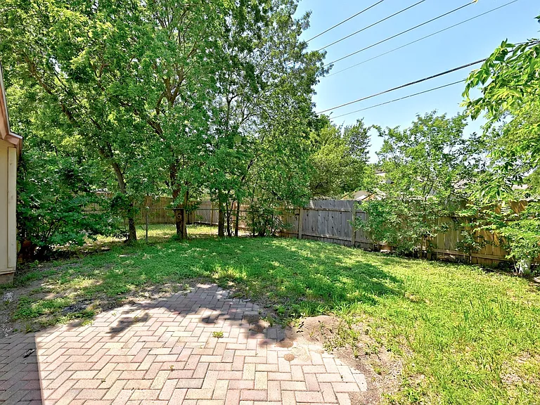 10604 Lanshire Dr #B — Photo 19