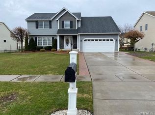 6 Hidden Trl, Lancaster, NY 14086