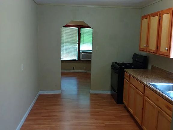 5th image of 115 E Florida St