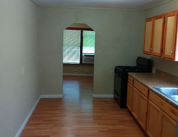 115 E Florida St — Photo 6