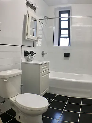 Rented by Lang Realty LLC | media 3