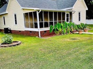 203 Center St, Wrens, GA 30833