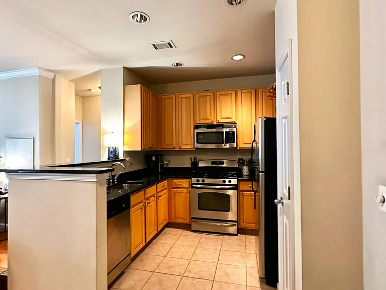 2465 Army Navy Dr #101 — Photo 5