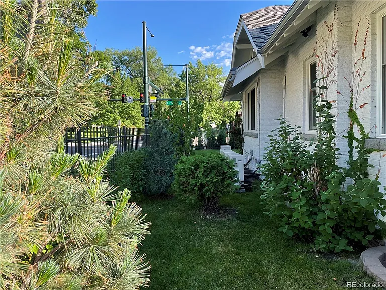 1133 E Virginia Ave #B — Photo 28