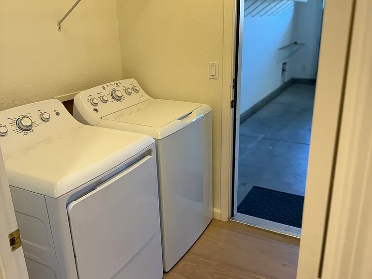 1375 Tahoma Ln — Photo 17