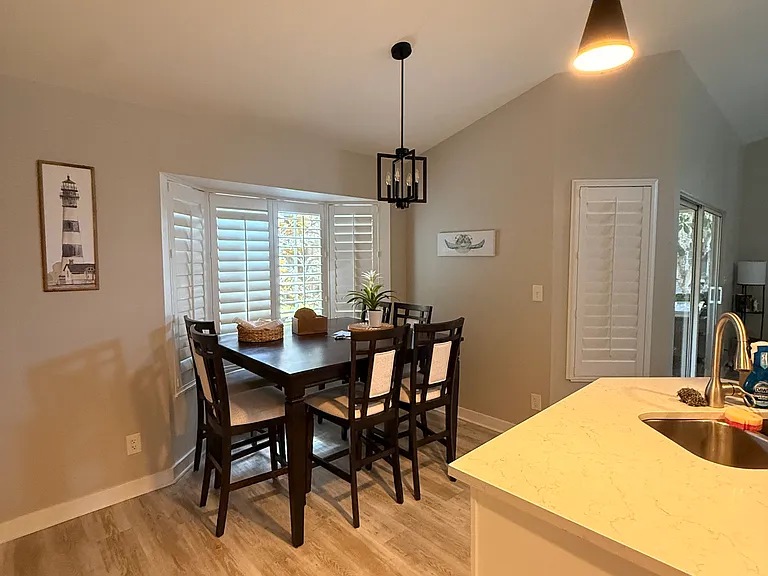 113 Bristol Ln — Photo 10